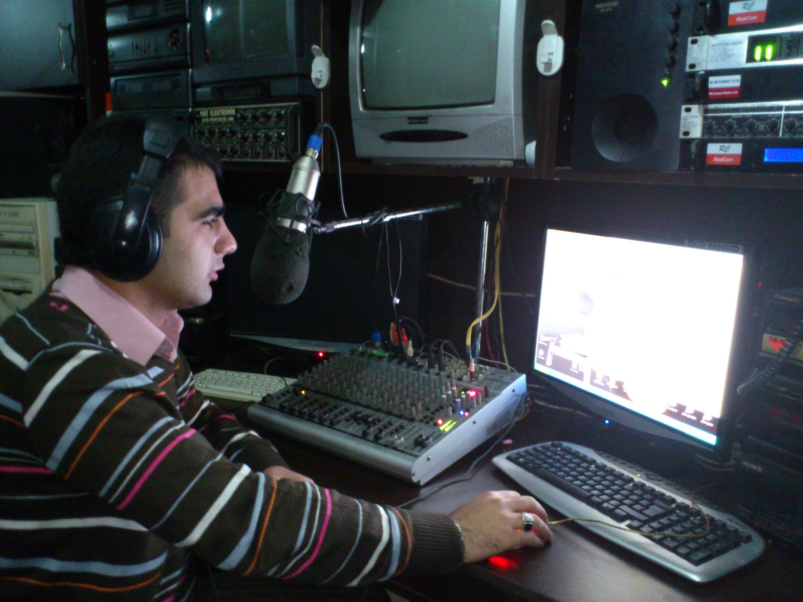 sivas radyo bora AŞKI VİRANE EREN