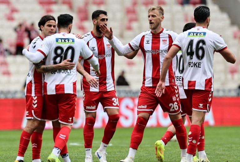 Net Global Sivasspor 5-1 Adana Demirspor-sivas gazete haber - radyobora