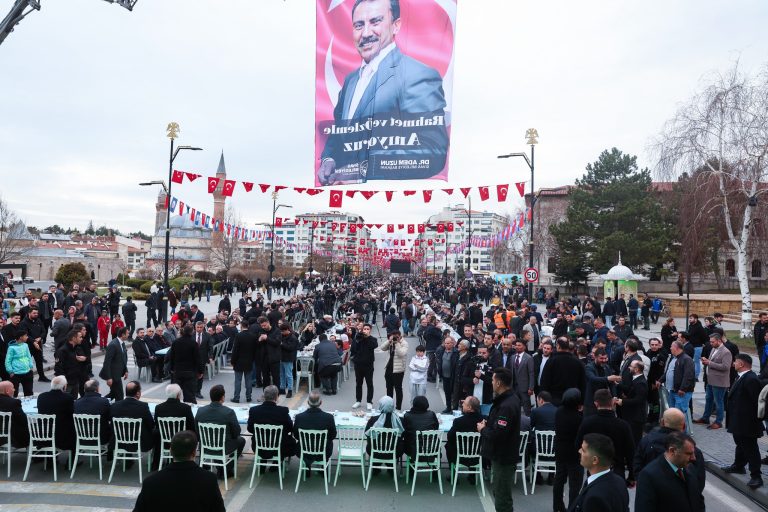 Şehitlerimizi Anma ve Birlik İftarı-radyobora-sivasgazetehaber