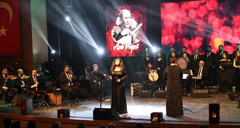 Sivas Ta Aşık Veysel Türküleriyle Anıldı-radyobora