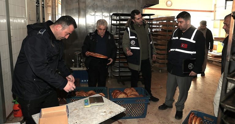 Sivas Ta Ekmek Fırınlarına Yönelik Gramaj ve Fiyat Listesi Denetimi Yapıldı-radyobora
