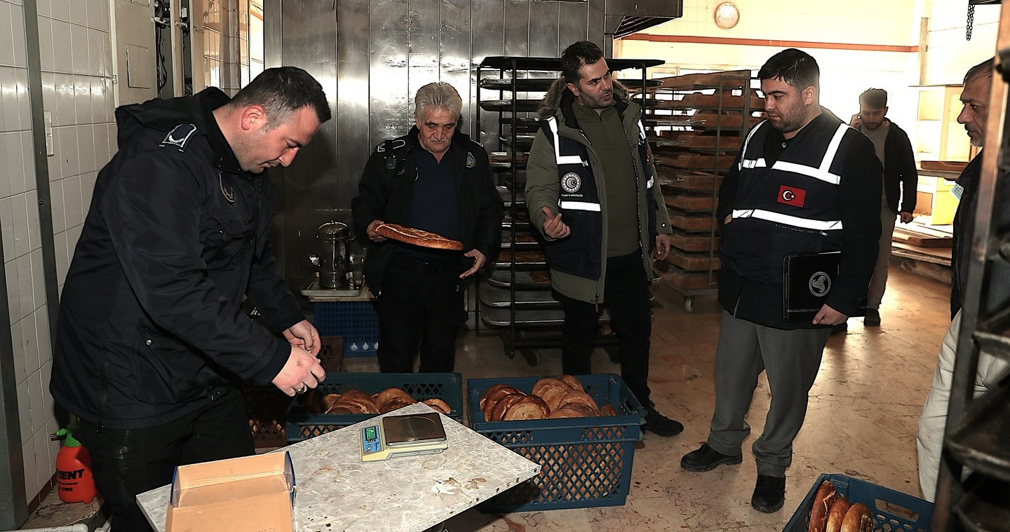 Sivas Ta Ekmek Fırınlarına Yönelik Gramaj ve Fiyat Listesi Denetimi Yapıldı-radyobora