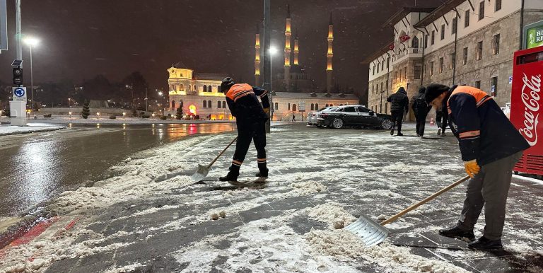 Sivas ın Yolları Açık  Son Durum Normal-radyobora