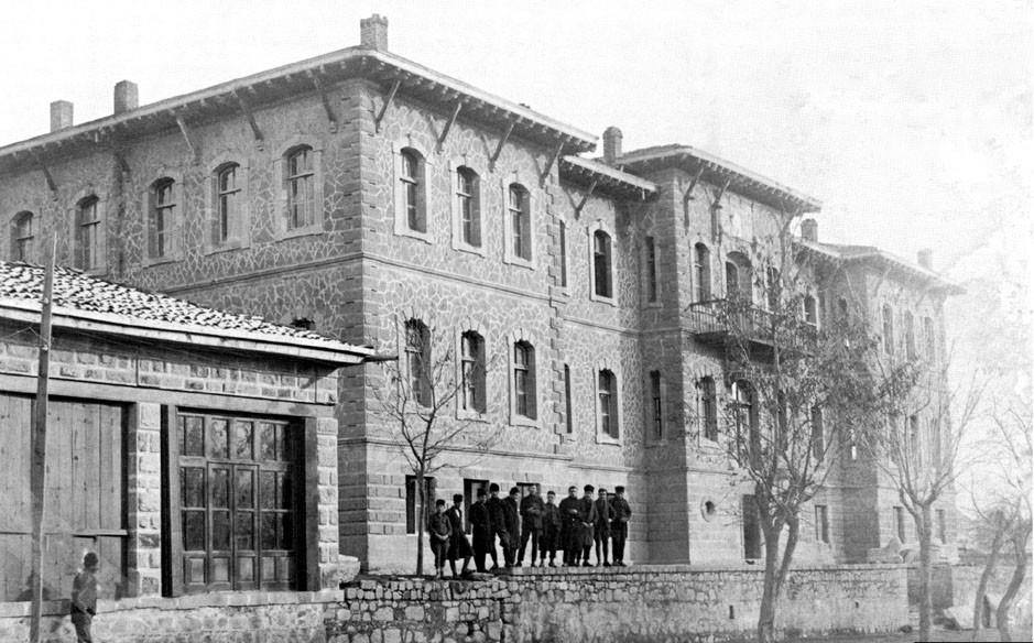 02 Mayıs Tarihte Bu Gün sivas gazete haber - radyo bora