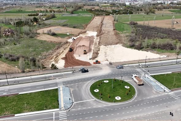 Sivas Zara Caddesi’ndeki çalışmalar devam ediyor -sivas gazete haber-radyobora