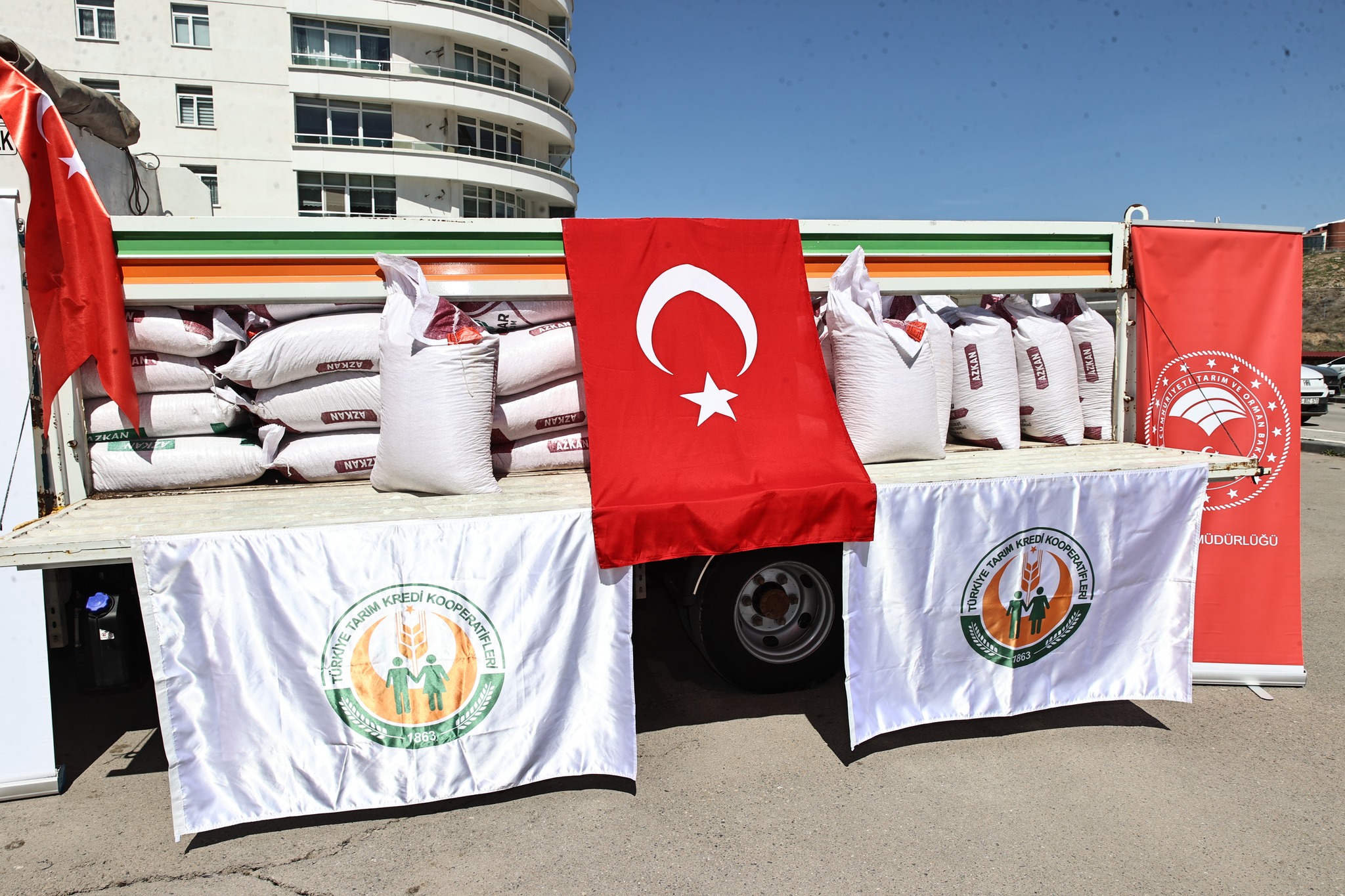 Tarımda önemli bir üretim potansiyeline sahip olan ilimizde çiftçilere destekler sürüyor.-sivas gazete haber-radyo bora