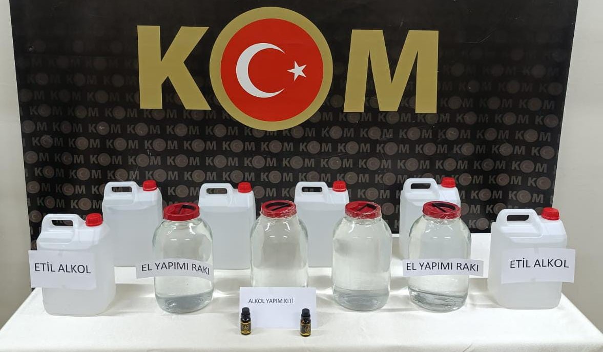 sivas'ta kaçak ve sahte içki kaçakcılığı-sivas gazete haber-radyo bora