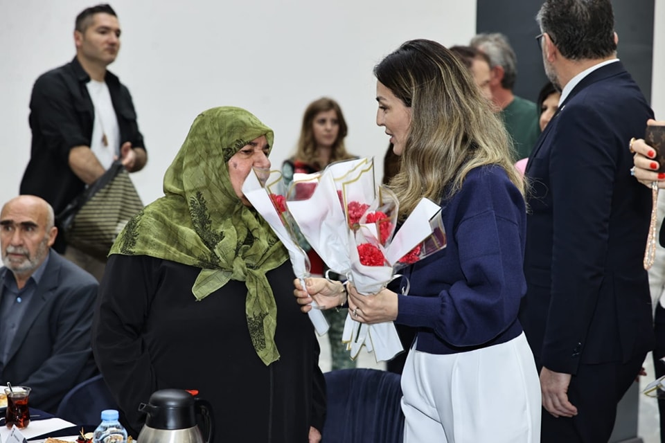 Anneler Günü’nde Anlamlı Buluşma-sivas gazete haber-radyo bora