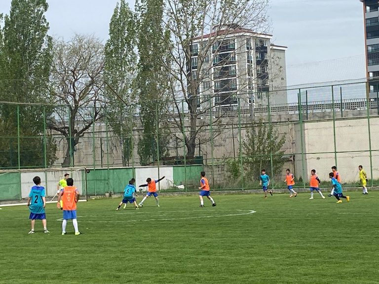 Geleneksel Muhsin Yazıcıoğlu İlkokullar Arası Futbol Turnuvası Başladı-sivas gazete haber - radyo bora