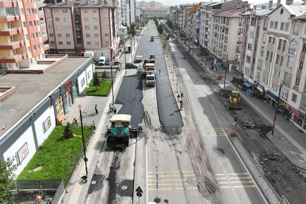 Güvenli yollar, konforlu yarınlar için çalışıyoru-sivas gazete haber-radyo bora