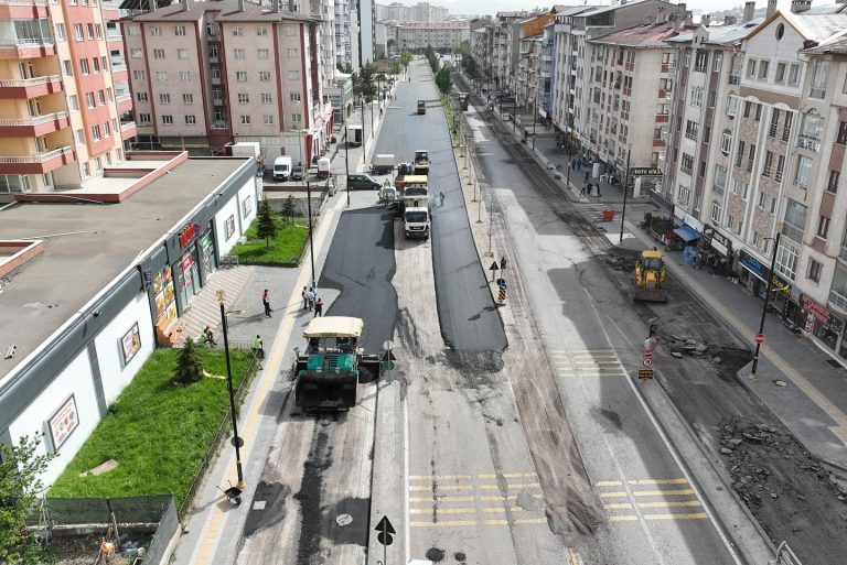 Güvenli yollar, konforlu yarınlar için çalışıyoru-sivas gazete haber-radyo bora