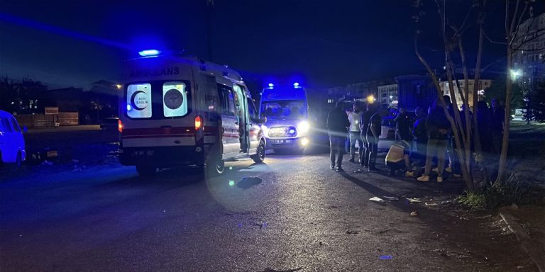 Sivas'ta tabanca ve bıçaklı kavga: 4 yaralı