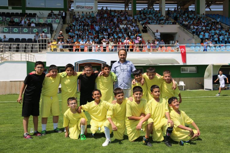 Muhsin Yazıcıoğlu Futbol Turnuvası’nda Şampiyon Belli Oldu!-sivas gazete haber-radyo bora