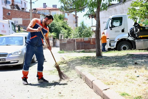 Sivas Alibaba Mahallesi’nde kapsamlı temizlik çalışması yapıldı -sivas gazete haber -radyo bora