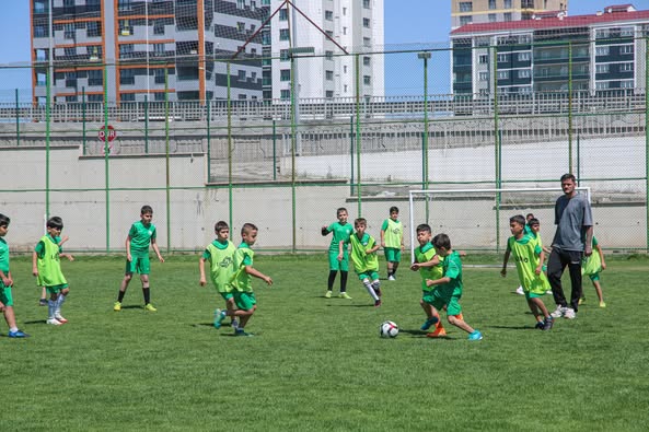 Sivas Belediye Tarafından Yaz Futbol Okulumuz Başladı -sivas gazete haber-radyo bora
