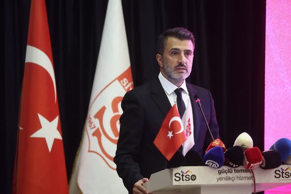 Sivasspor’un Olağanüstü Genel Kurul Toplantısında tek aday olarak seçime giren Gökhan Karagöl, kulübün 20. başkanı olarak seçildi.-sivas gazete haber -radyo bora
