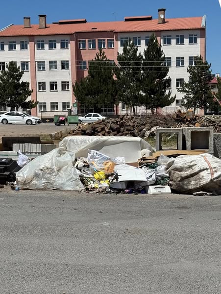 Sivas'ta Kontrolsüz atık biriktirmek artık tarihe karışıyor.sivas gazete haber -radyo bora