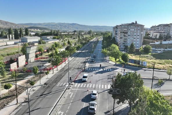 Sivas'ta Muhsin Yazıcıoğlu Bulvarı ve Parkında Kapsamlı Yenileme Başladı -sivas gazete haber-radyo bora