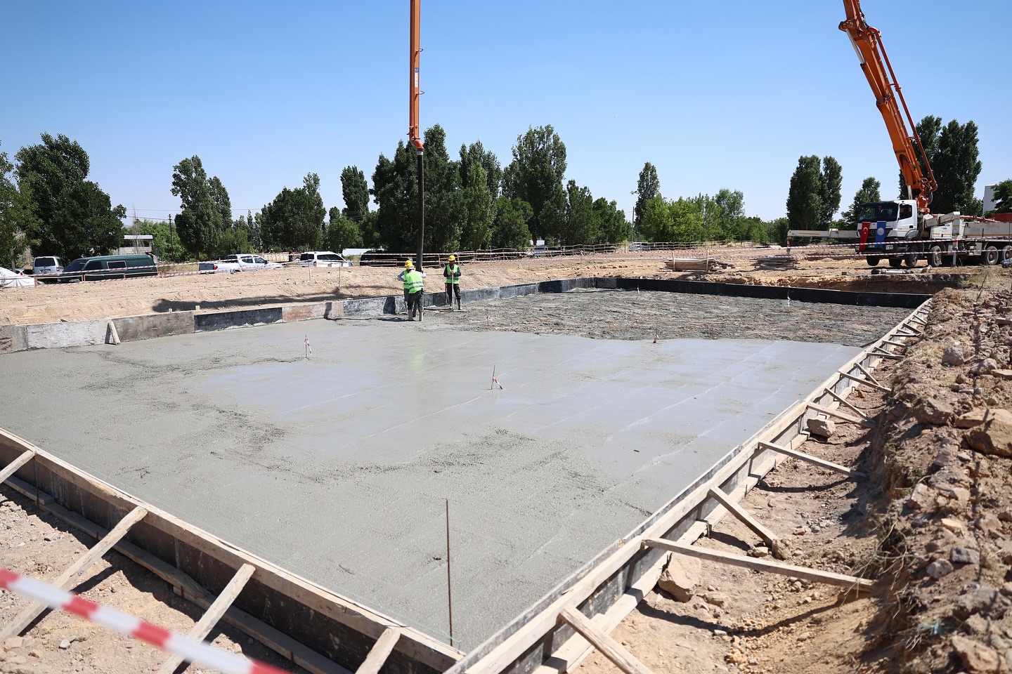 Sivas Sıcak Çermikte Kadın ve Erkek Havuzlar İçin İlk Beton Atıldı -sivas gazetet haber-radyo bora