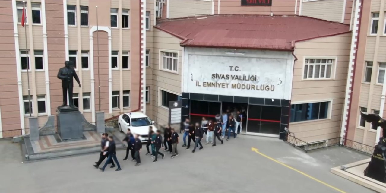 Sivas Asayiş Şube Müdürlüğü ve İstihbarat Şube Müdürlüğünden Operasyon -sivas gazete haber -radyo bora