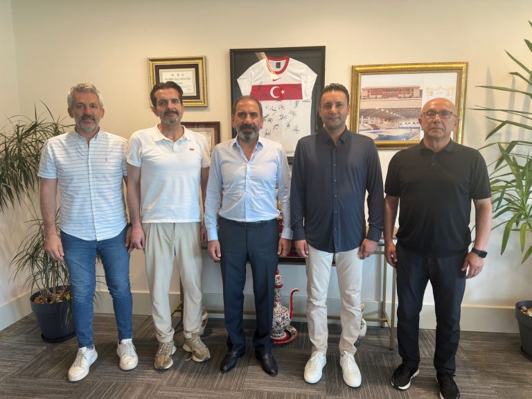 Sivas Belediye Spor Başkanı Yönetim Kurulu Mecnun Odyakmaz ı Ziyaret Etti-SİVAS GAZETE HABER -RADYO BORA