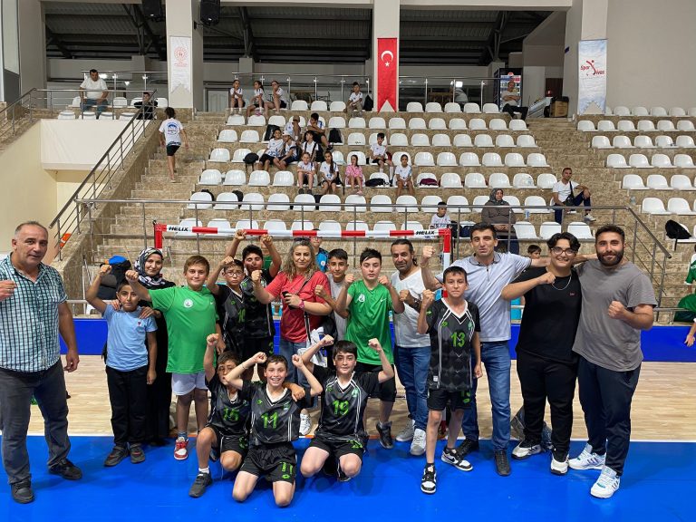 Sivas Belediye Spor Kulubü 2014 Doğumlu Mini Minikler Türkiye Şampiyonasında 2.ci Oldu -SİVAS GAZETE HABER -RADYO BORA