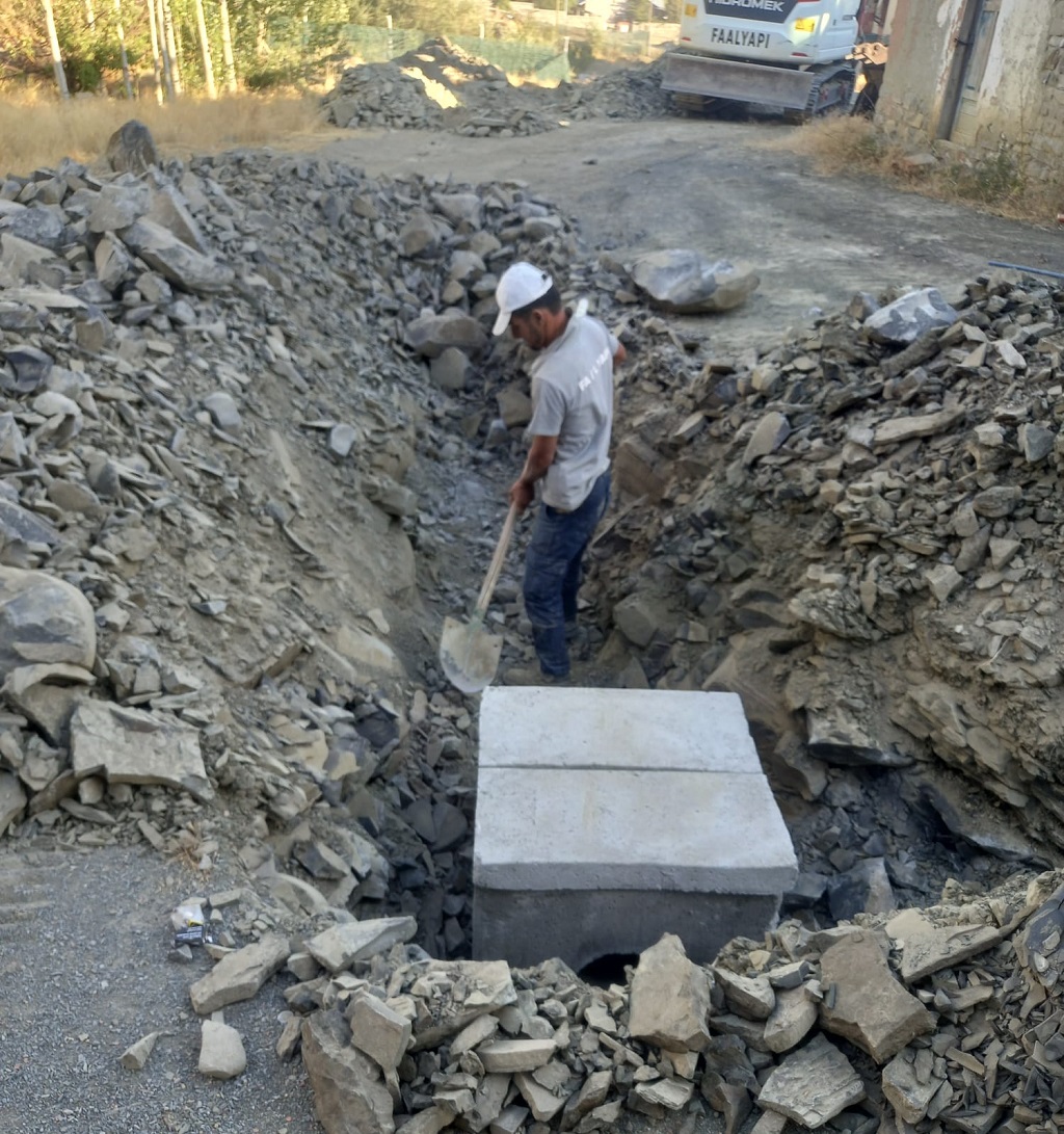 Sivas İl Özel İdaresi Olarak Altyapı Ve Yol Çalışmalarımızda Verimliliği Artırmak İçin Yatırımlarımıza Devam Ediyoruz.-SİVAS GAZETE HABER-RADYO BORA
