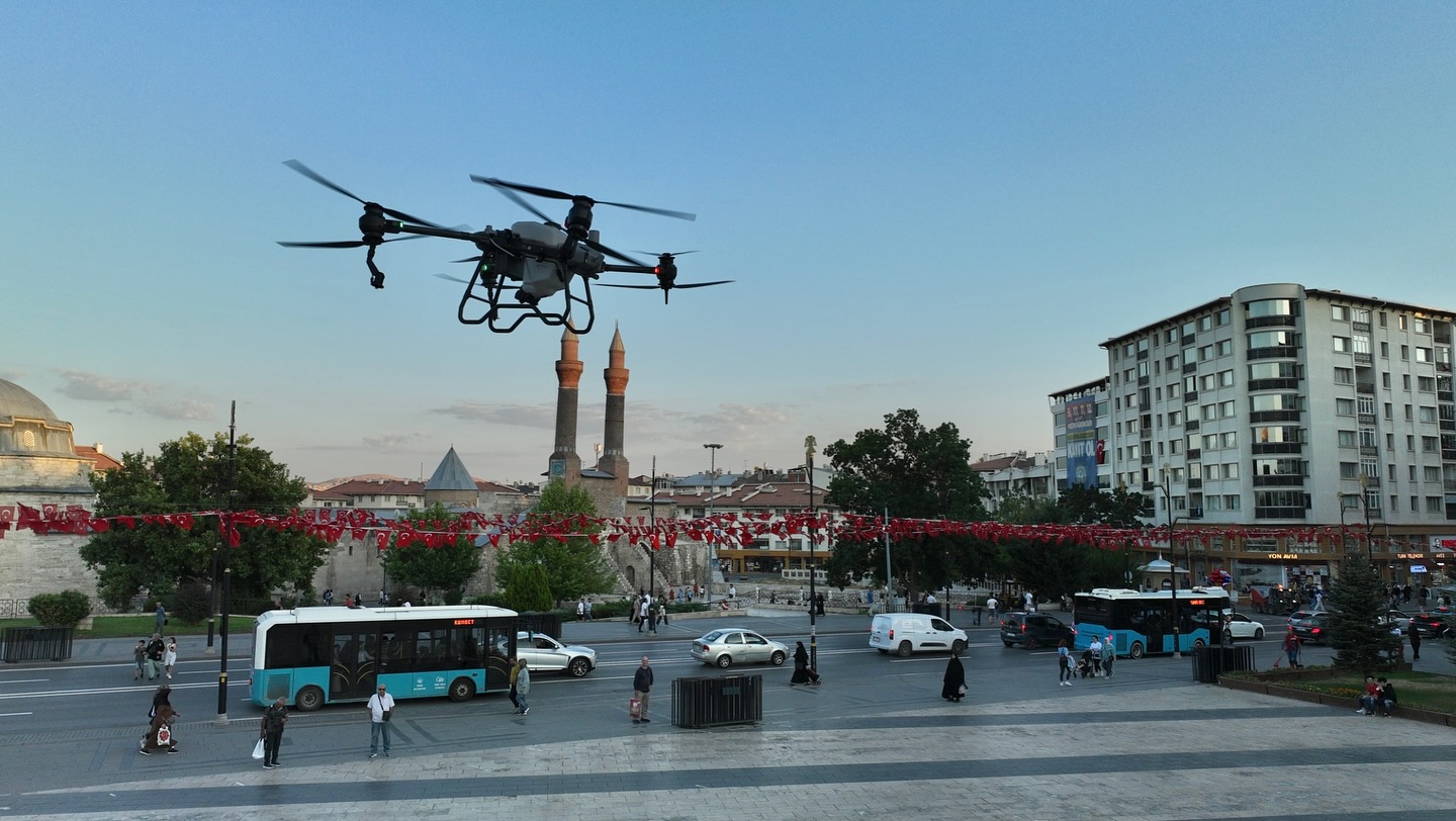 Sivas2ta Meydana Gül Kokulu Bir Dokunuş.-sivas GAZETE HABER -RADYO BORA