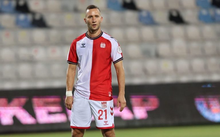 Sivassporlu Veljko Simic Sabah FC’ye Transfer Oldu -sivas gazete haber -radyobora