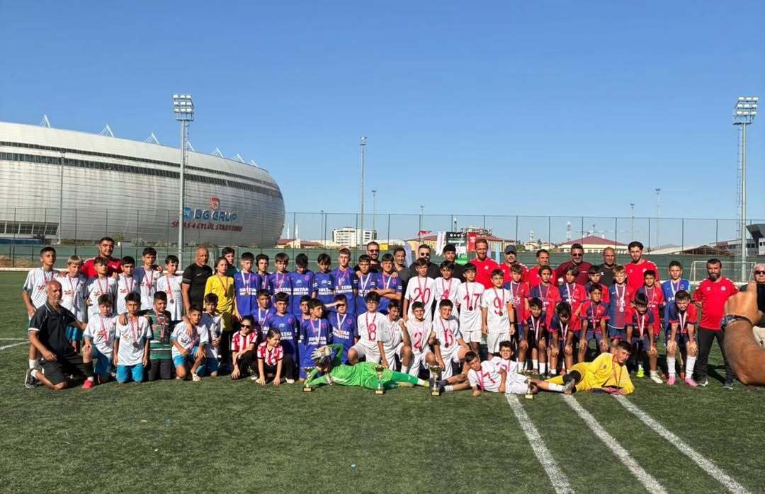 Sivas'ta 21-23 Ağustos Tarihleri Arasında Gerçekleştirilen U12 CUP’ Turnuvasında -sivas gazete haber -radyobora