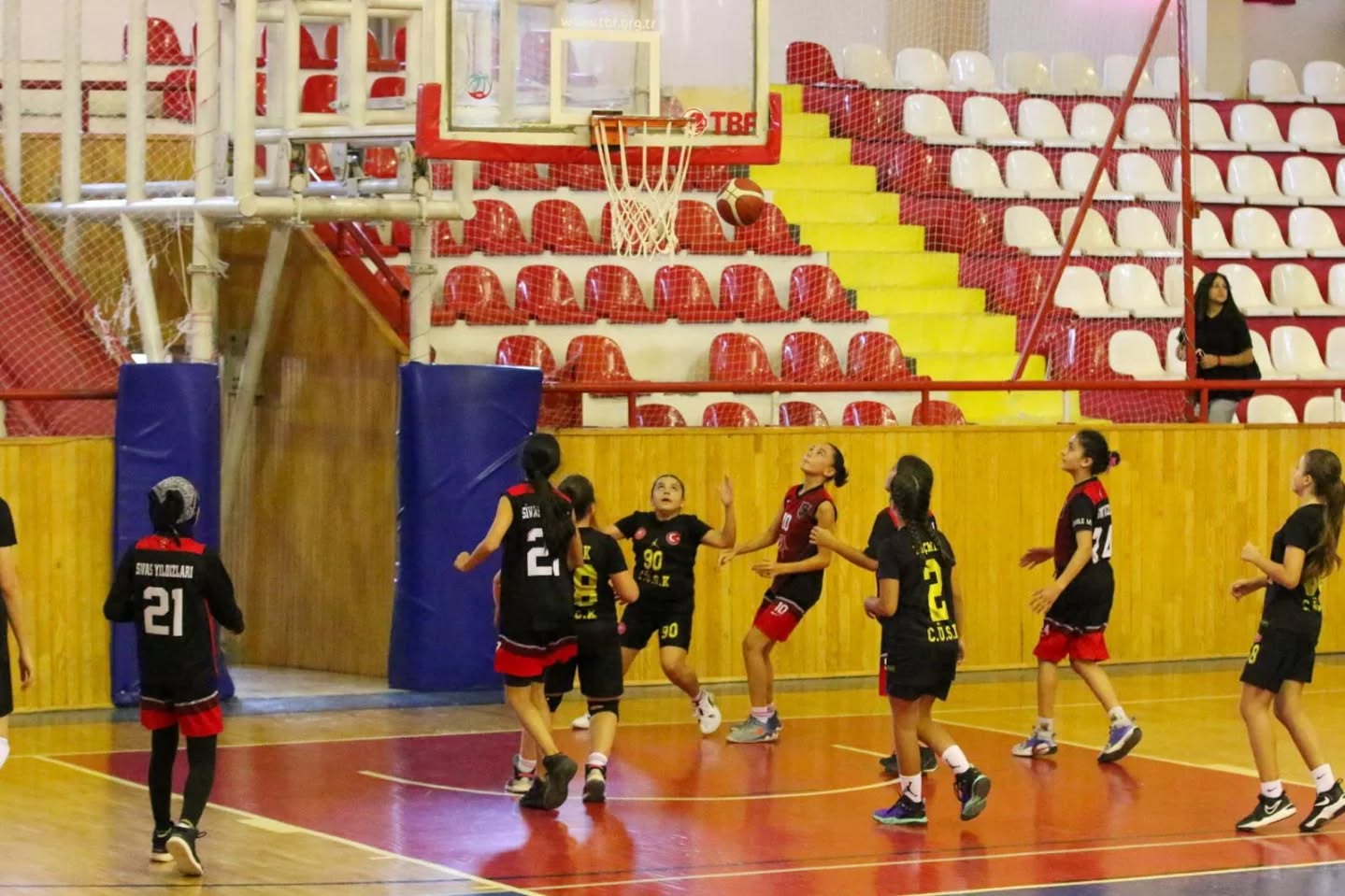 Sivas'ta 30 Ağustos Zafer Bayramı Basketbol Müsabakaları -sivasgazetehaber-radyobora