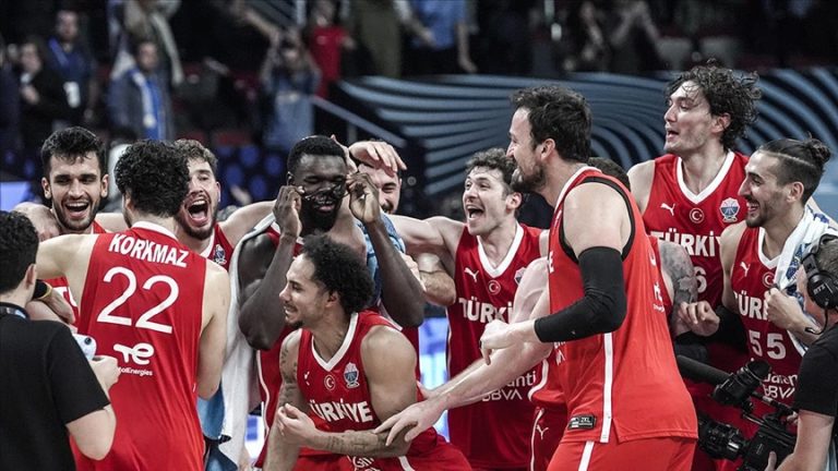 12 Dev Adam Avrupayı Salladı -SİVASGAZETEHABER-RADYOBORA