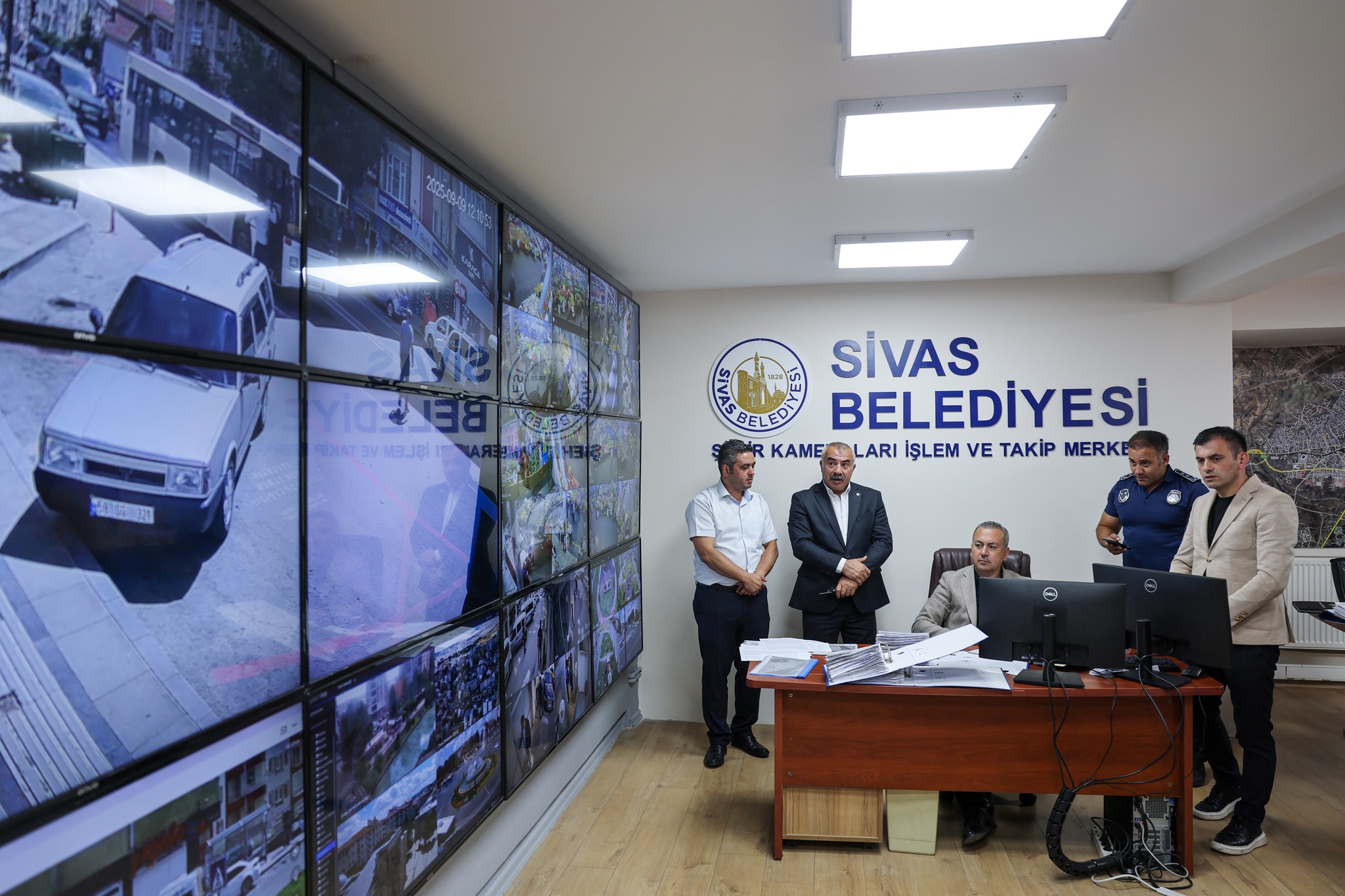 Daha temiz, düzenli ve güvenli bir şehir için 610 farklı noktadan #Sivas'ı takip ediyoruz -sivasgazetehaber-radyobora
