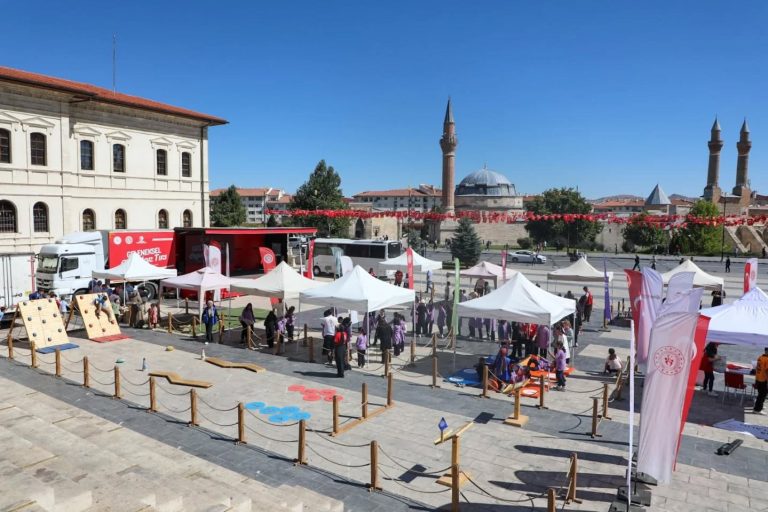Geleneksel Oyun Tırı Sivas’ta! -sivasgazetehaber-radyobora