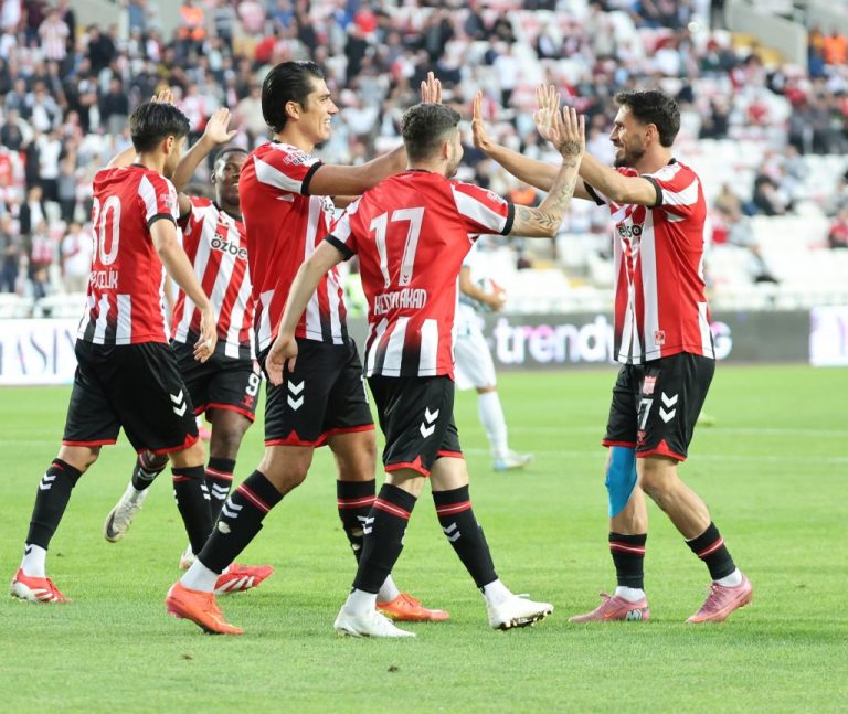Özbelsan Sivasspor 5-0 Adana Demirspor sivasgazetehaber radyobora