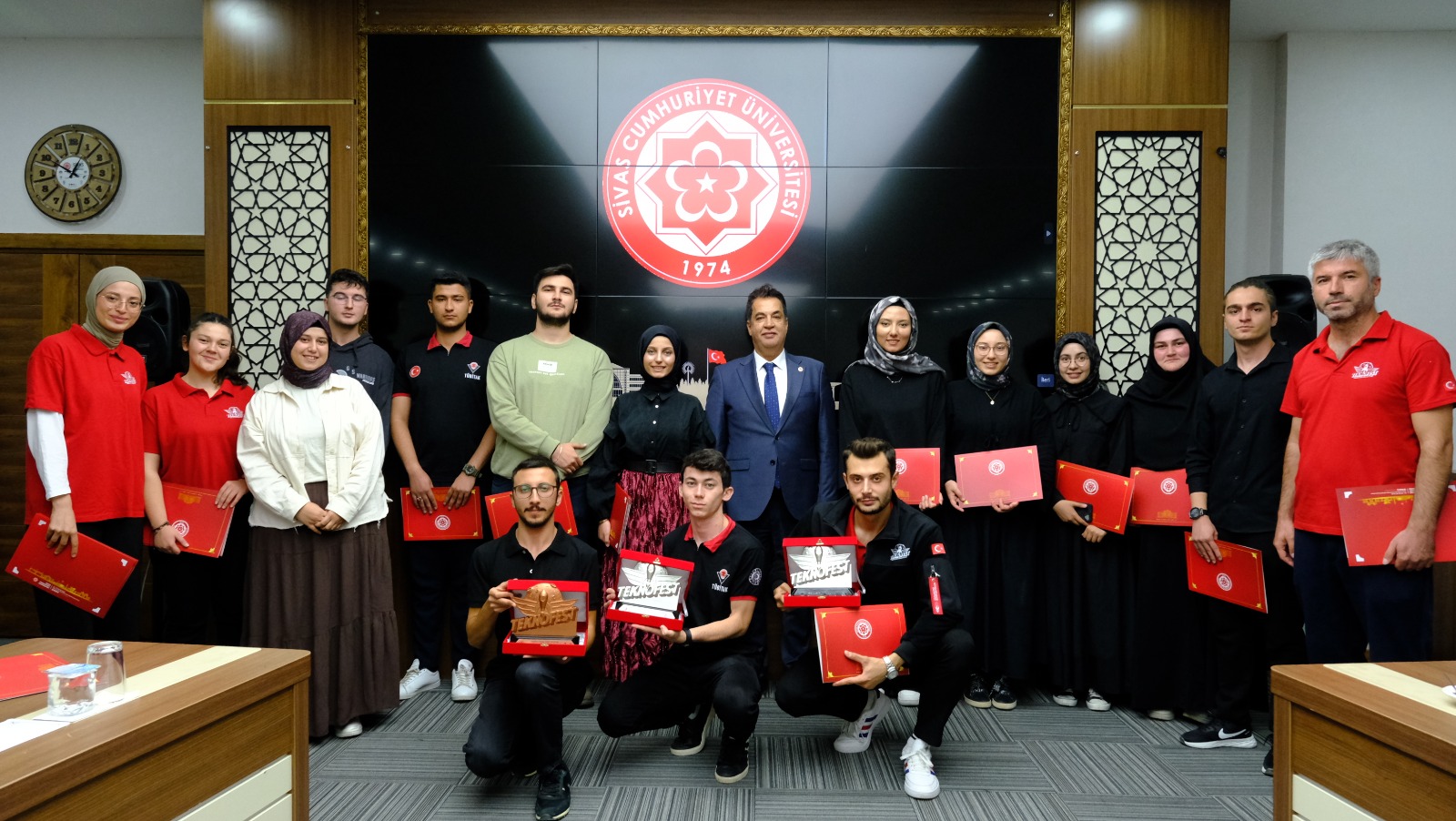 Sivas Cumhuriyet Ünüversitesinden TEKNOFEST’te Dereceye Giren Takımlarımıza Teşekkür Belgesi sivasgazetehaber radyobora