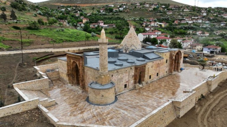 Sivas Divriği Ulu Camii ve Darüşşifası Belgeseli İçin Hazırlıklar Başladı sivasgazetehaber radyobora