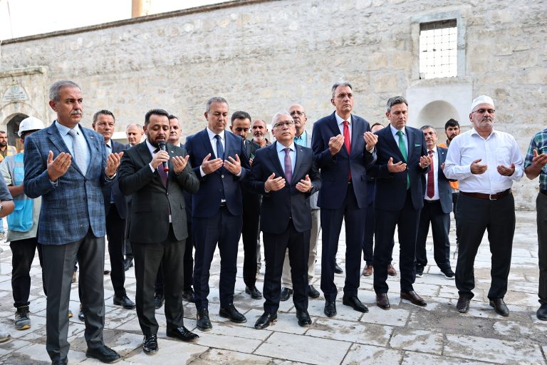 Sivas Kongresi Delegeleri Kabirleri Başında Dualarla Anıldı.-Sivasgazetehaber-radyobora