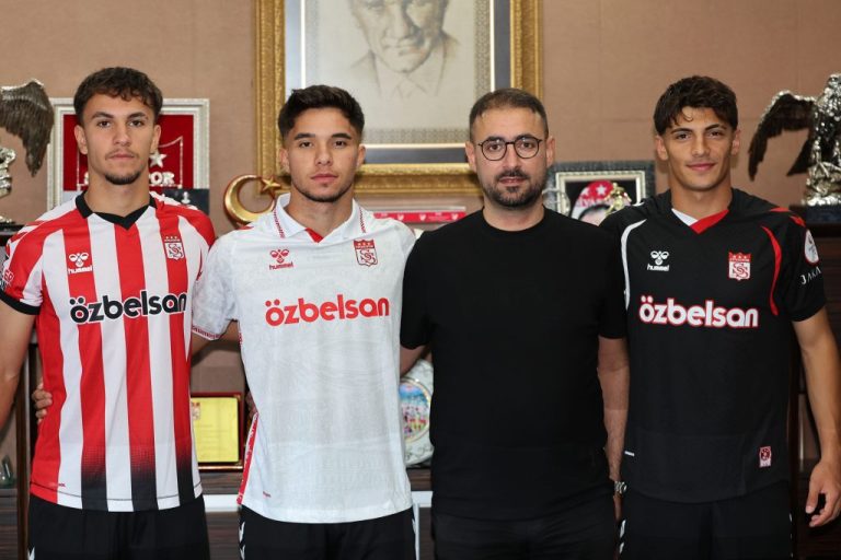 Sivasspor'da 3 Genç Oyuncumuz Profesyonel Sözleşme İmzaladı sivasgazetehaber-radyobora