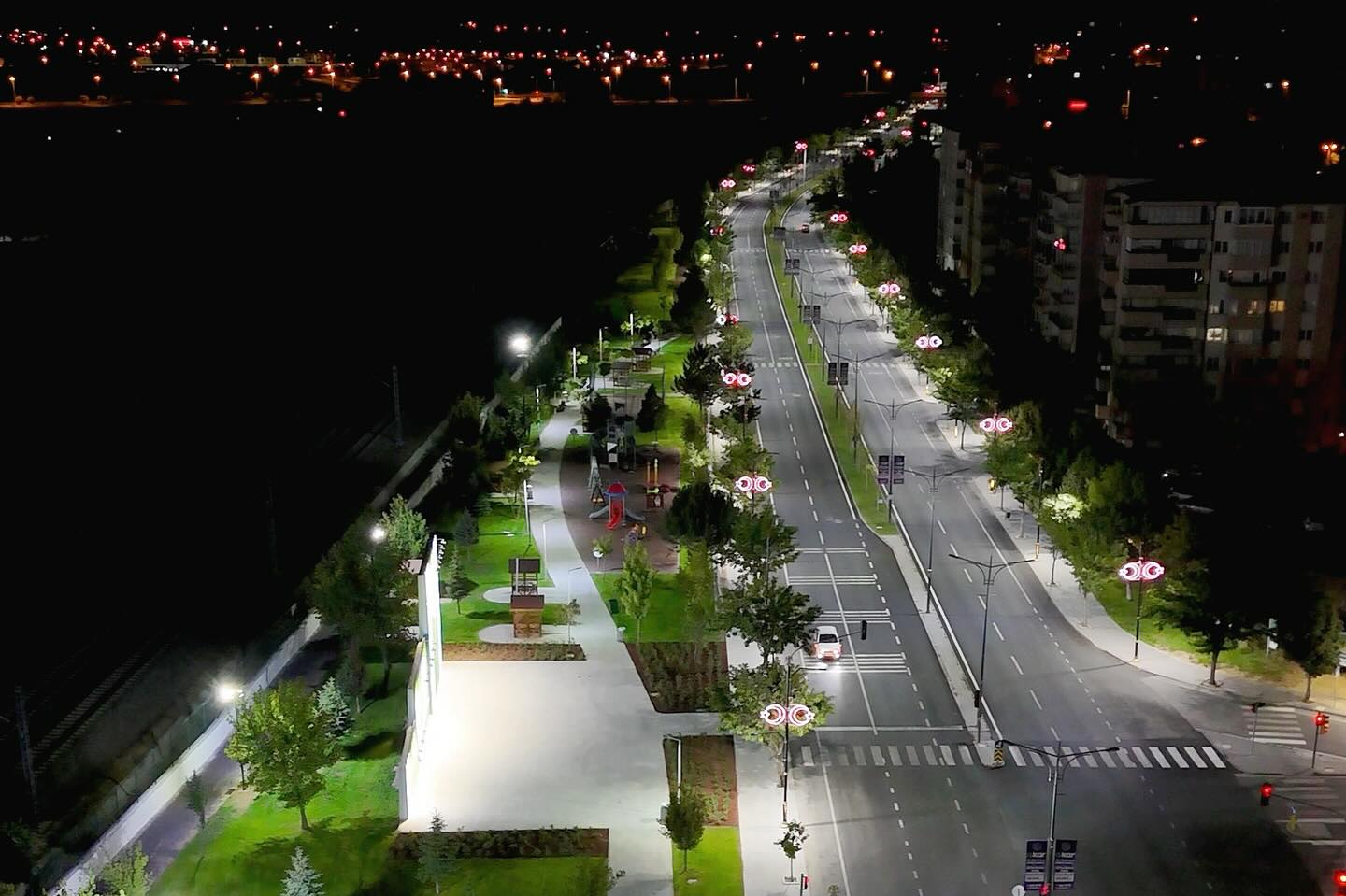 Sivas'ta Eskiyen Parklar Yenileniyor sivasgazetehaber radyobora