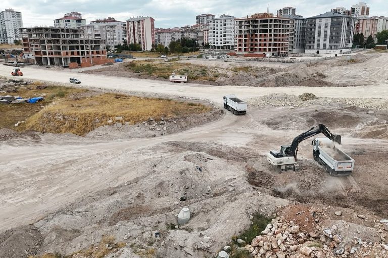 Sivas'ta Hamza Yerlikaya Caddesi’nden Göktürk Caddesi’ne Uzanan Yeni Bağlantı Yolu Açılıyor sivasgazetehaber radyobora