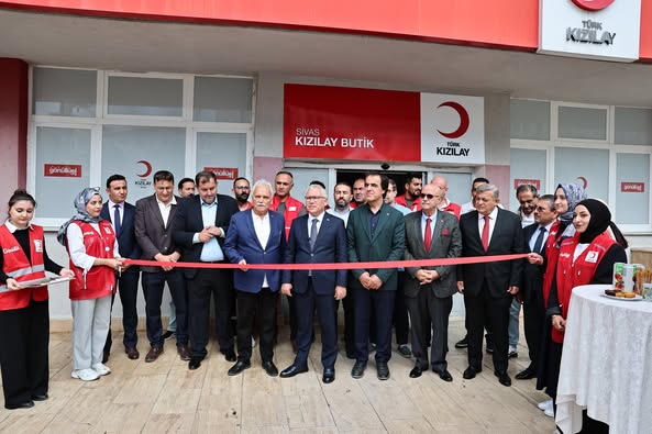 Sivas'ta İhtiyaç sahibi ailelerimizin ücretsiz faydalanacağı Türk Kızılay Butik (Giyim) Mağazasının açıldı-sivasgazetehaber-radyobora