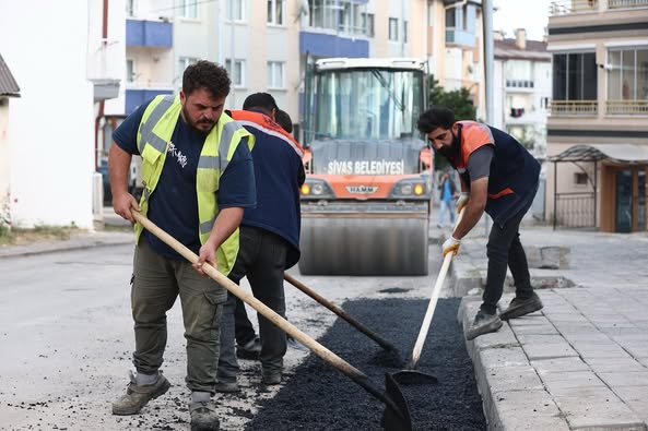 Sivas'ta Kışa Hazırlık Yama Çalışmaları Başladı sivasgazetehaber radyobora