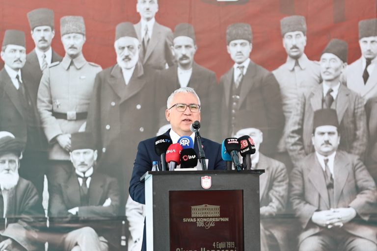 Sivas'ta Kongre Müzesi Bahçesinde Resmi Tören Düzenlendi.-SİVASGAZETEHABER-RADYOBORA