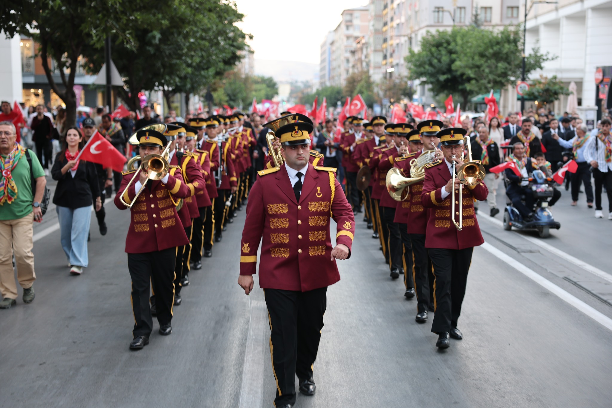 Sivas'ta Kortej Yürüyüşü Gerçekleştirildi.sivasgazetehaber-radyobora