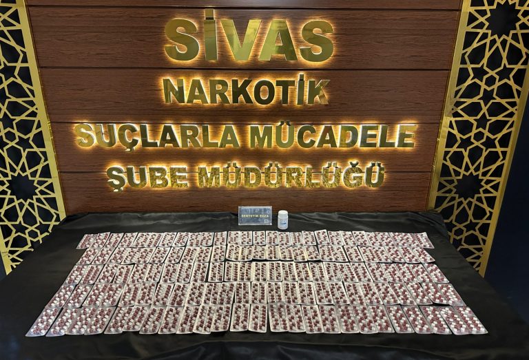 Sivas'ta Narkotik Sube Tarafında Yapılan Operasyonda sivasgazetehaber radyobora
