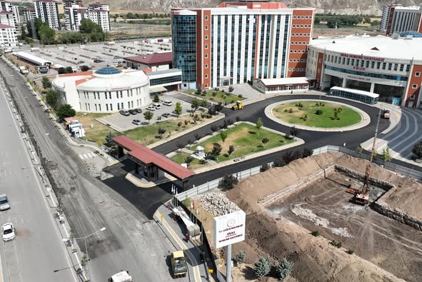 Sivas'ta Numune Hastanesine Yeni Yol ve Kavşak Çalışması sivasgazetehaber radyobora