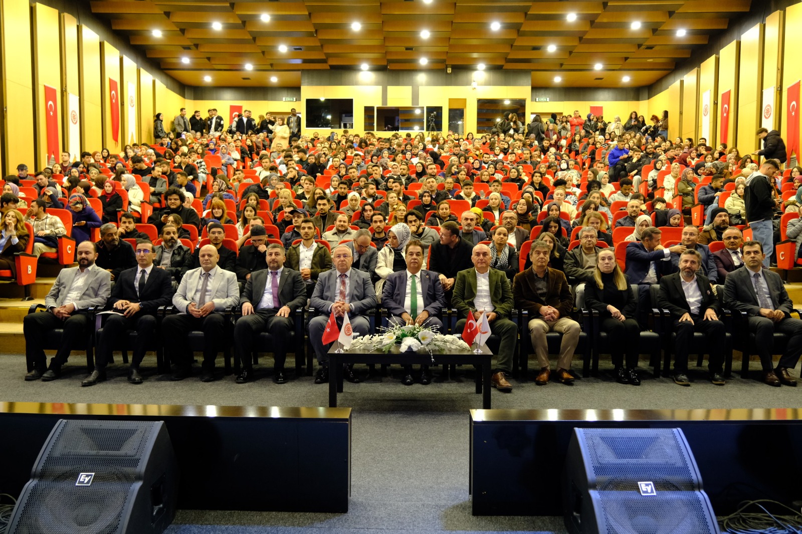 Sivas Cumhuriyet Üniversitesi’nde İlk Ders Gazze Paneli Düzenlendi..sivasgazetehaber radyobora