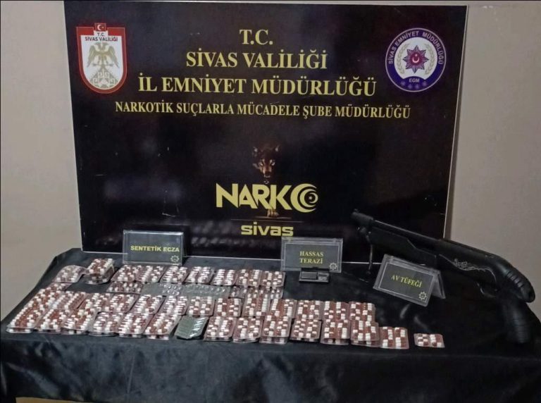Sivas Narkotik Suçlarla Mücadele Ekiplerince 5 Şahış Yakalandı sivasgazetehaber radyobora
