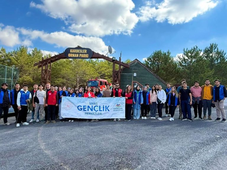 Sivas'ta Dijital Denge Atölyesi Doğa Yürüyüşü” Etkinliği Gerçekleştirildi. sivasgazetehaber radyobora